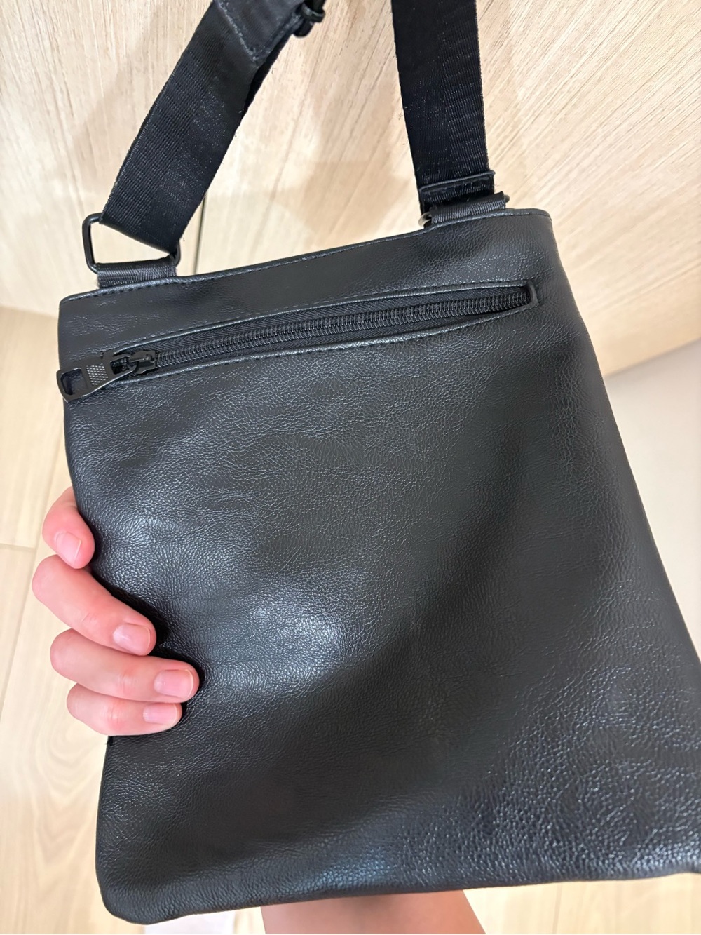 Men’s Black Crossbody Bag – New Without
Tag - Picture 5 of 6